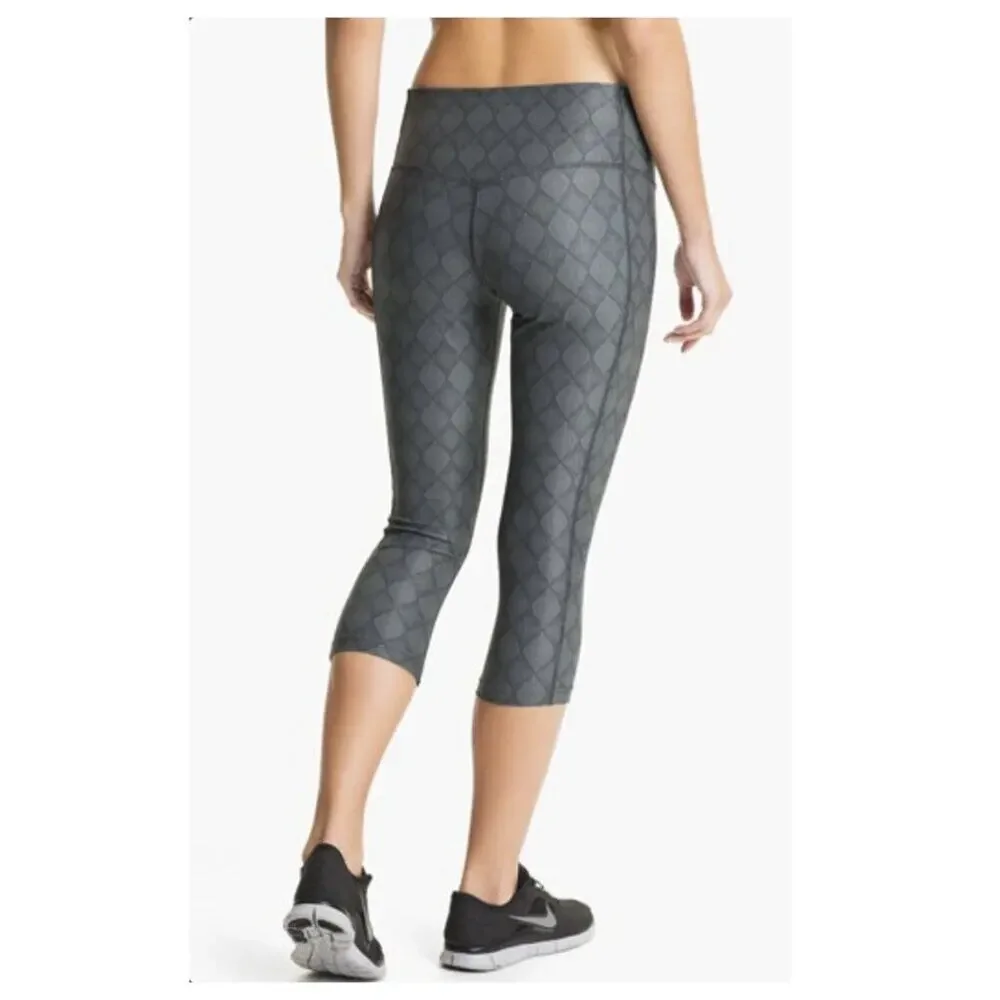 Nike Women's Dri-FIT Poly Print Capri Tights Gray Size XL